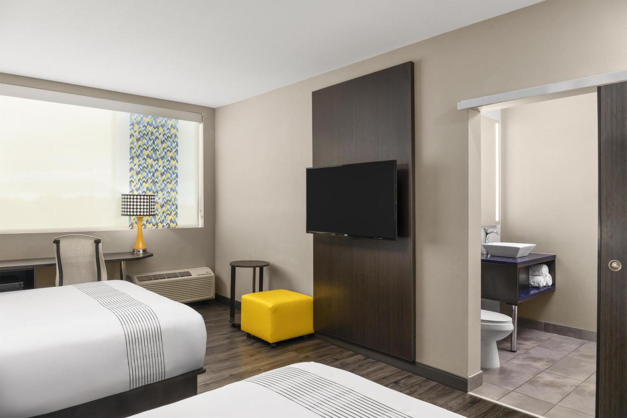 Queen Room with Two Queen Beds and Bath Tub - Disability Access